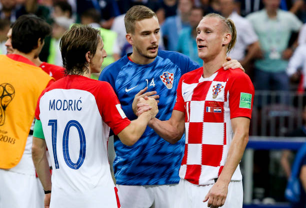 潜藏其中 潜藏其中